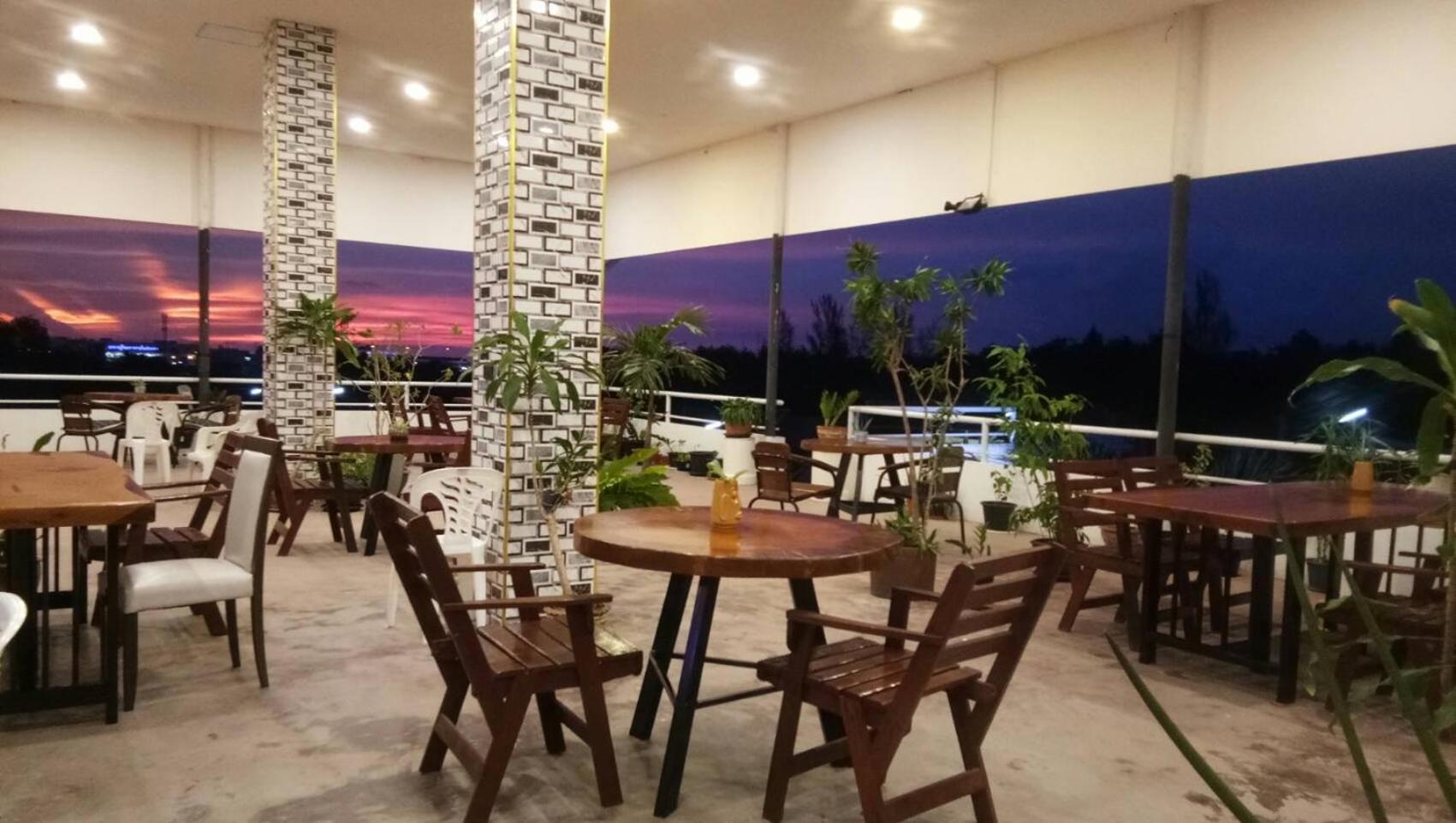 Batikseafood Airport & Room Ban Bo Sai Klang Rum bild